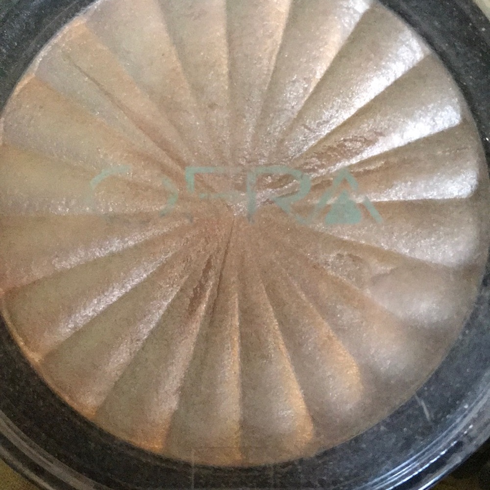 Offra Rodeo Drive highlighter